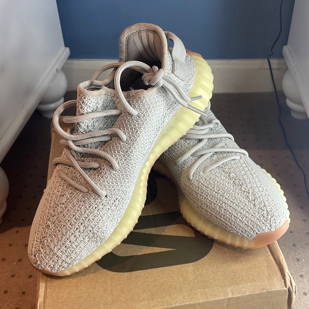 350 Yeezy Boost Womens: 6.5